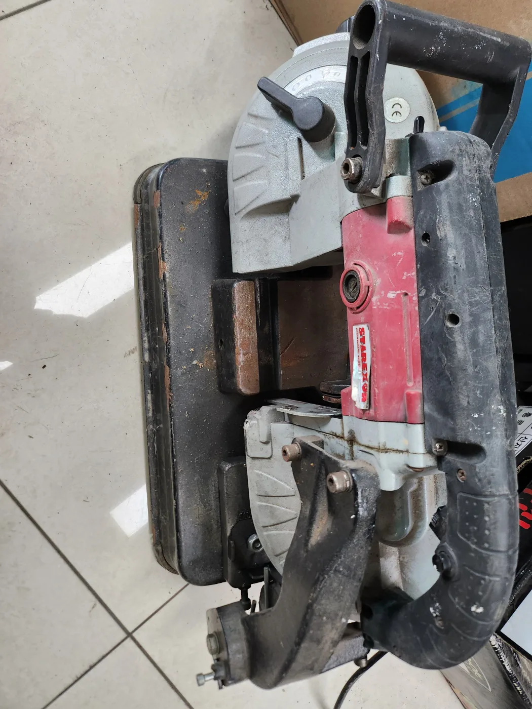 스타렉슨 금속용 수평 밴드쏘 R-10W2 상태좋음 중고입니다