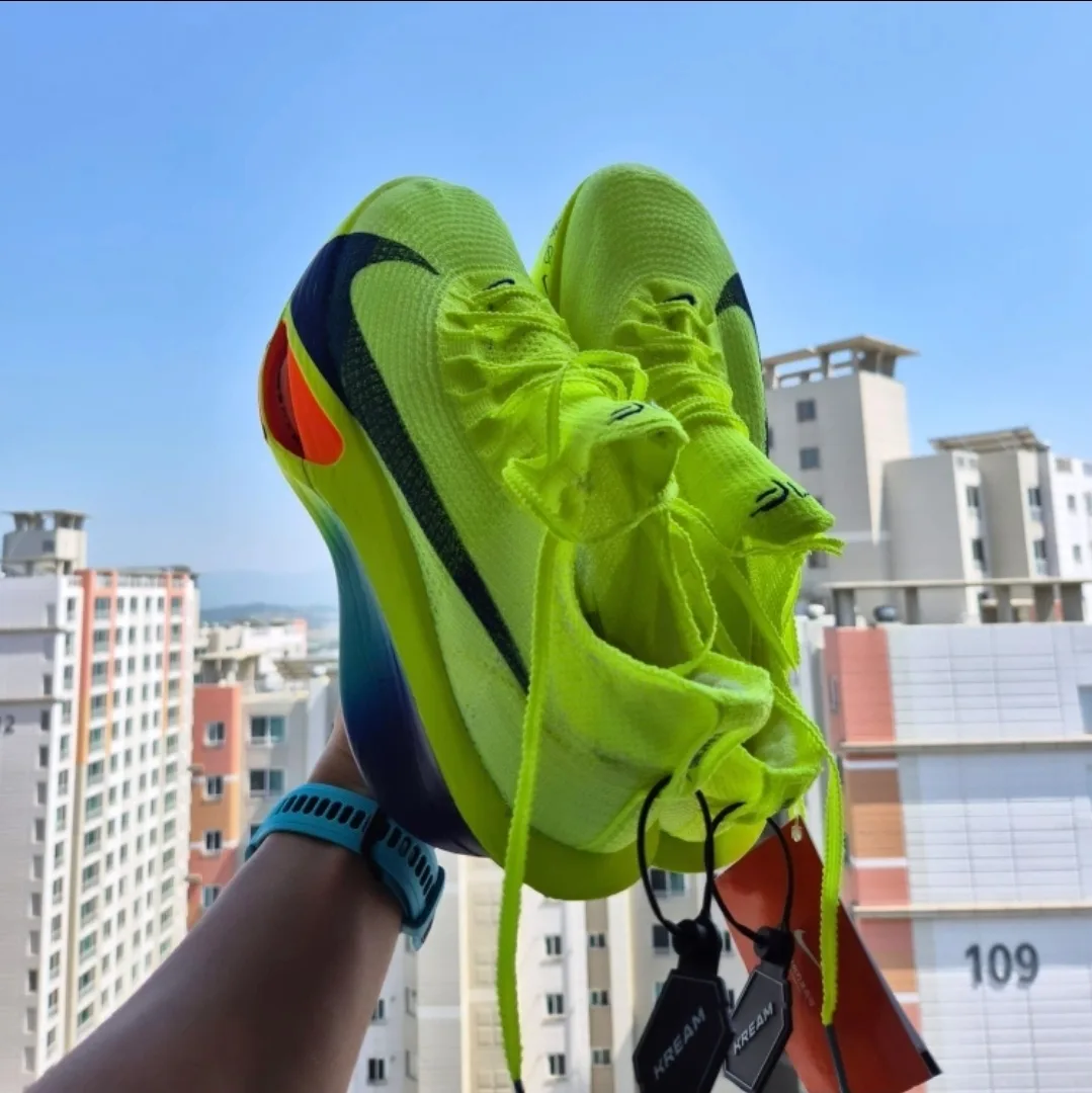 나이키 알파플라이3  볼트  280  극미중고 판매합니다