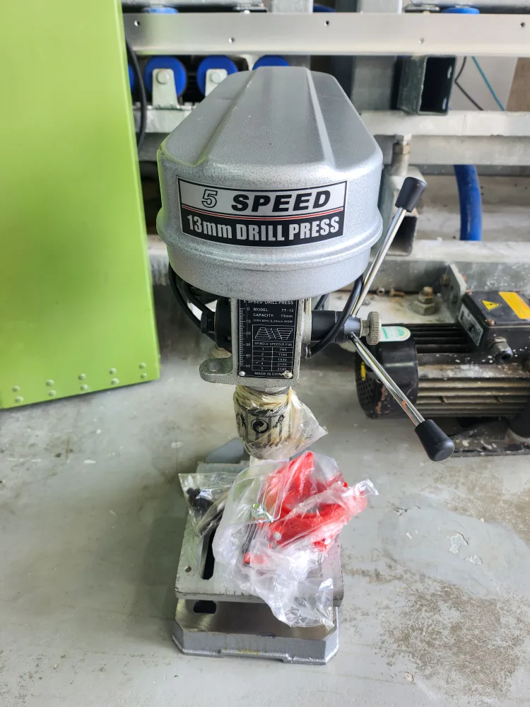 탁상드릴.소형탁상드릴. 모터새것. 일부 부품중고.조립