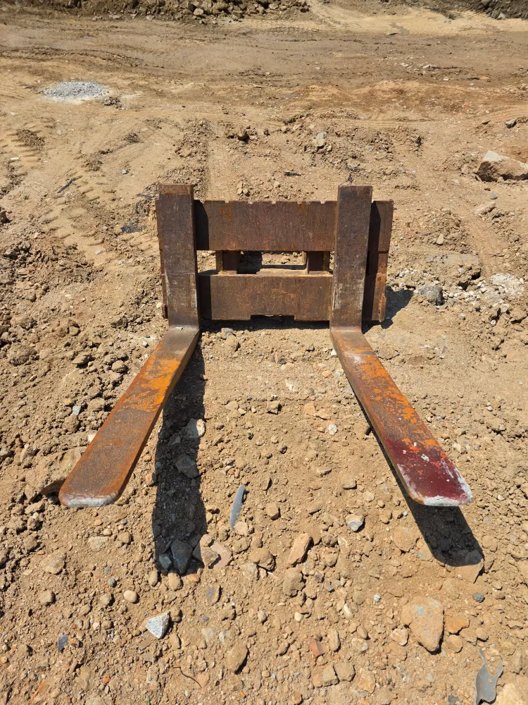 06W지게발 중고 어태치먼트 팜니다.