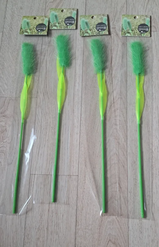 강아지풀 새상품 이동장은중고입니다