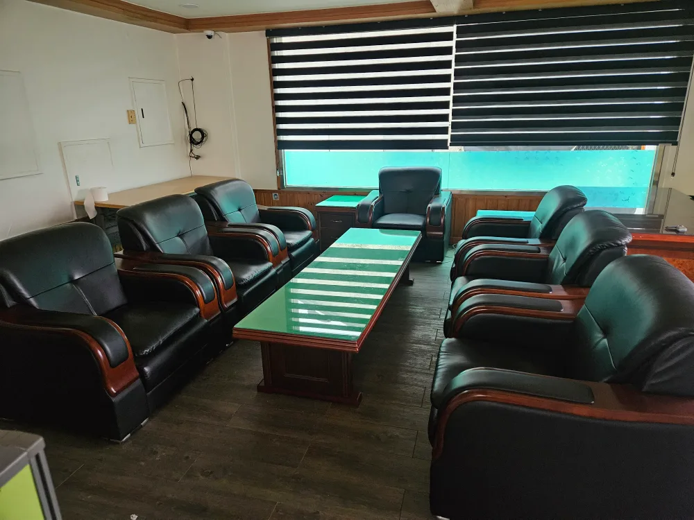 중고 가죽 소파 7개 탁자세트