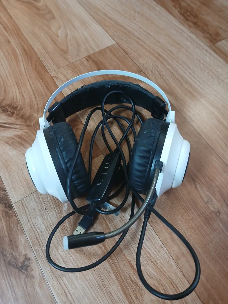 게이밍 헤드셋 중고 판매합니다