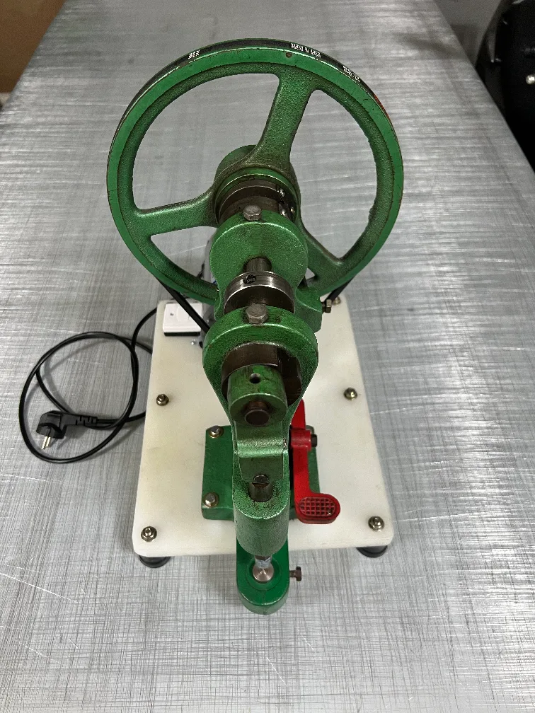 아일렛 반자동 기계 중고