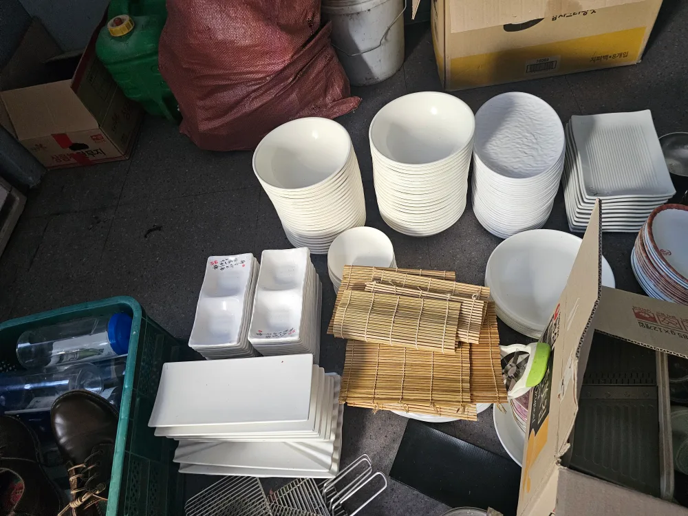 식당용 중고 식기류