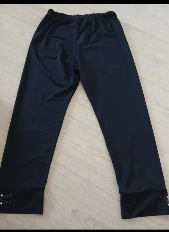 (중고특A급)여성 아날도바시니 칠부 편안하고 부드러운  블랙 바지 S