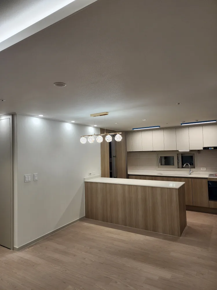 깔끔하고 예쁜 식탁조명