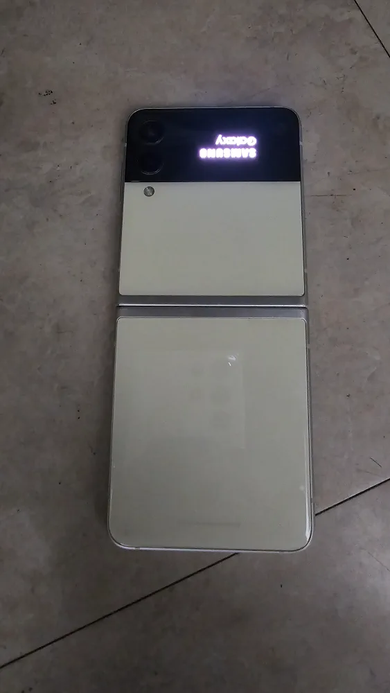 갤럭시 Z 플립 3 중고 하자있음