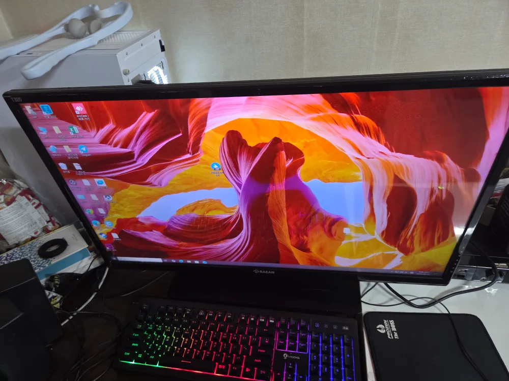 래안텍 32인치 모니터