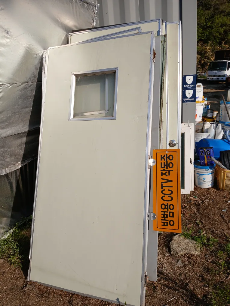 중고 문 판매합니다