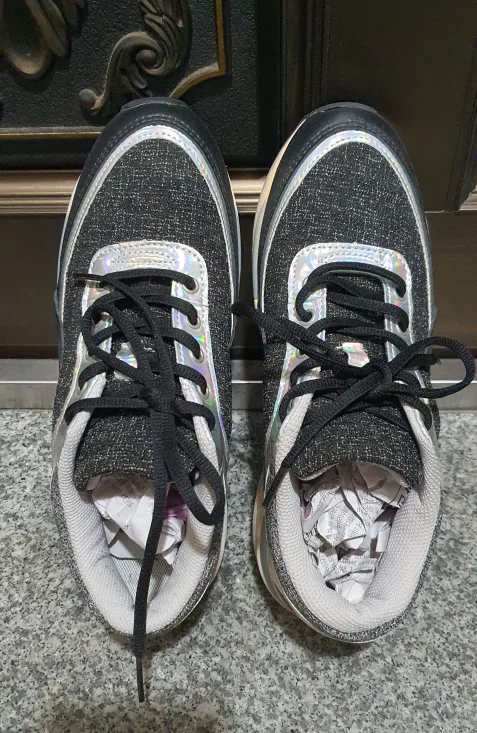 브론티베이 여성 운동화 245mm