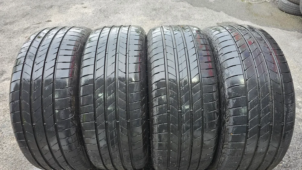 중고 타이어 판매합니다. Used tires for sale!