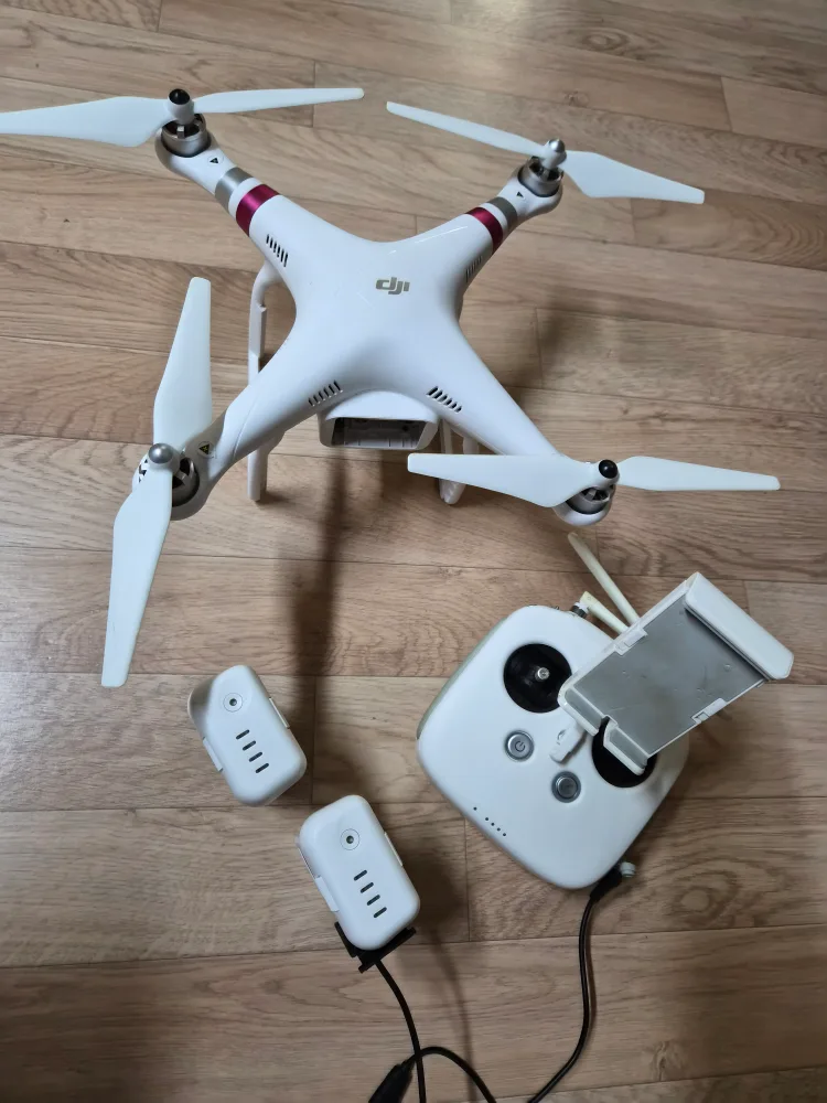 DJI팬텀 어드벤스 드론 팝니다.