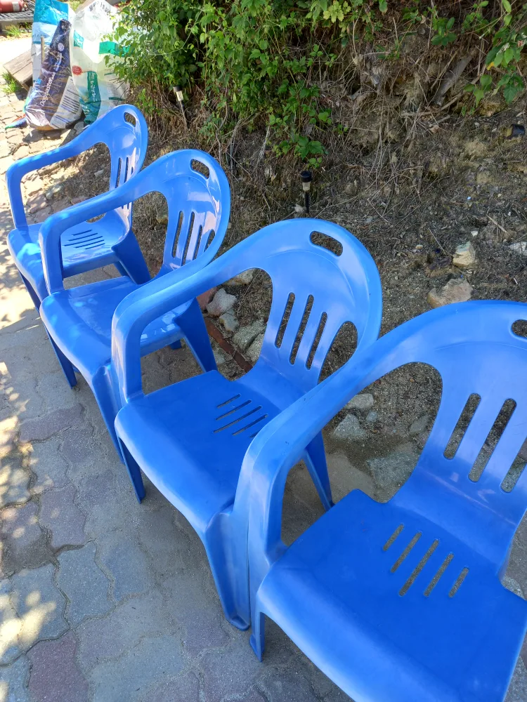 플라스틱 팔걸이 의자