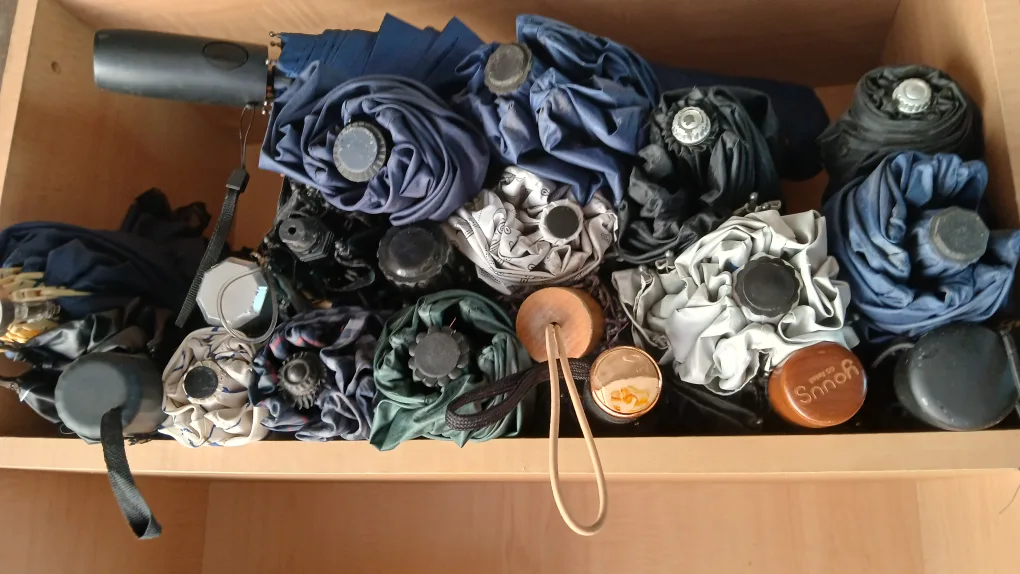 우산 개당 1천원씩 팔아유