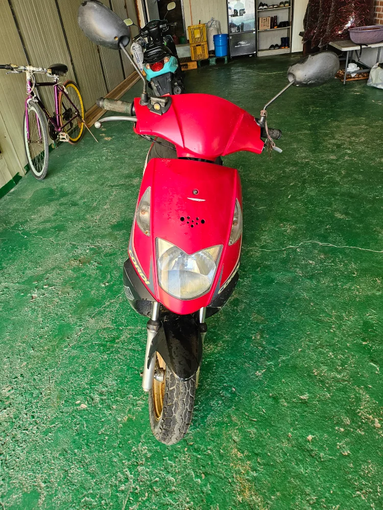 중고 스쿠터 (빨간색)