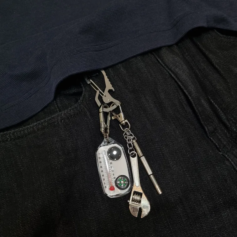 "Tool Point" (툴포인트) 키링 silver keychain