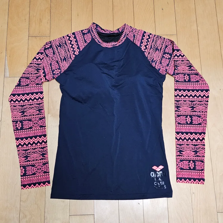 아레나 수영복 레쉬가드 [새상품]