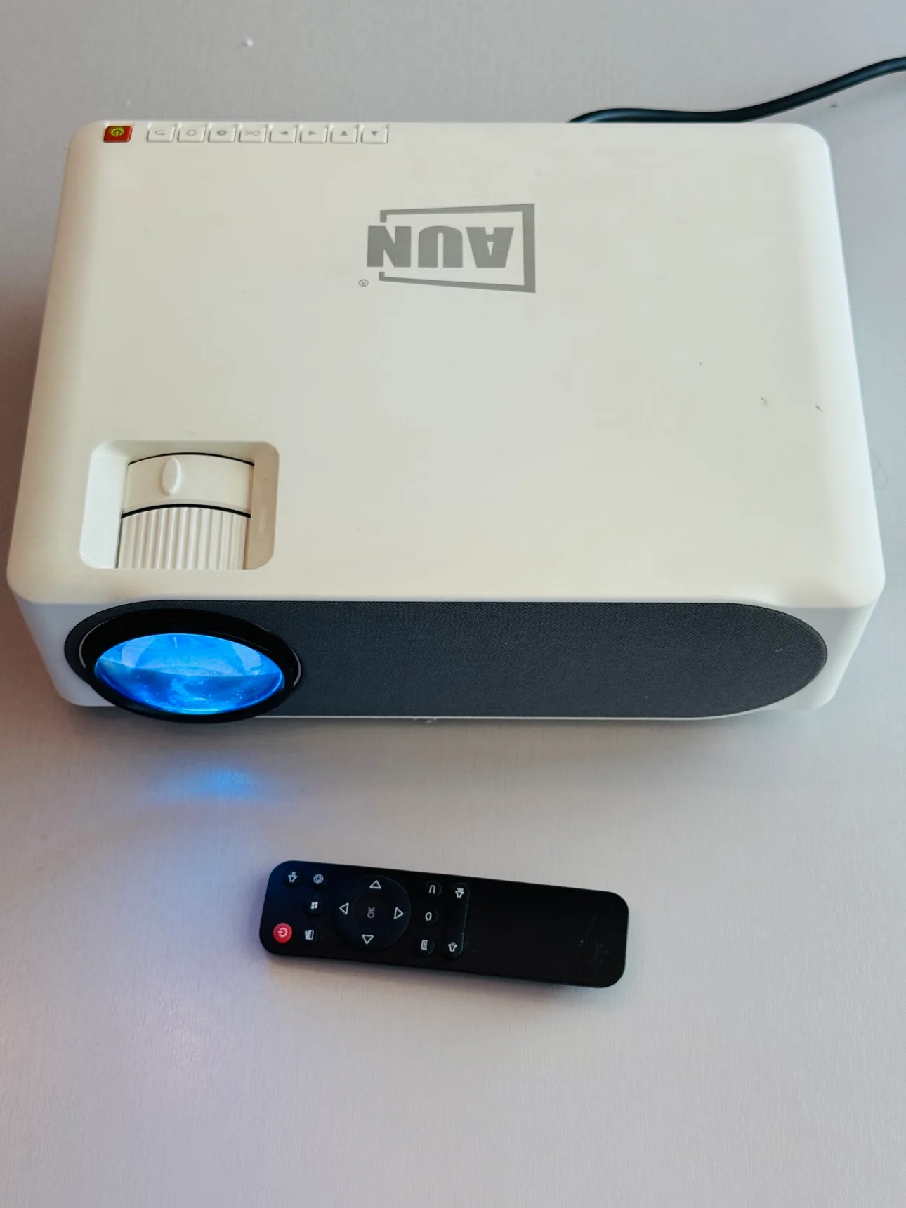 가정용 빔프로젝트 빔프로젝터 영화 HDMI 대화면 AUN