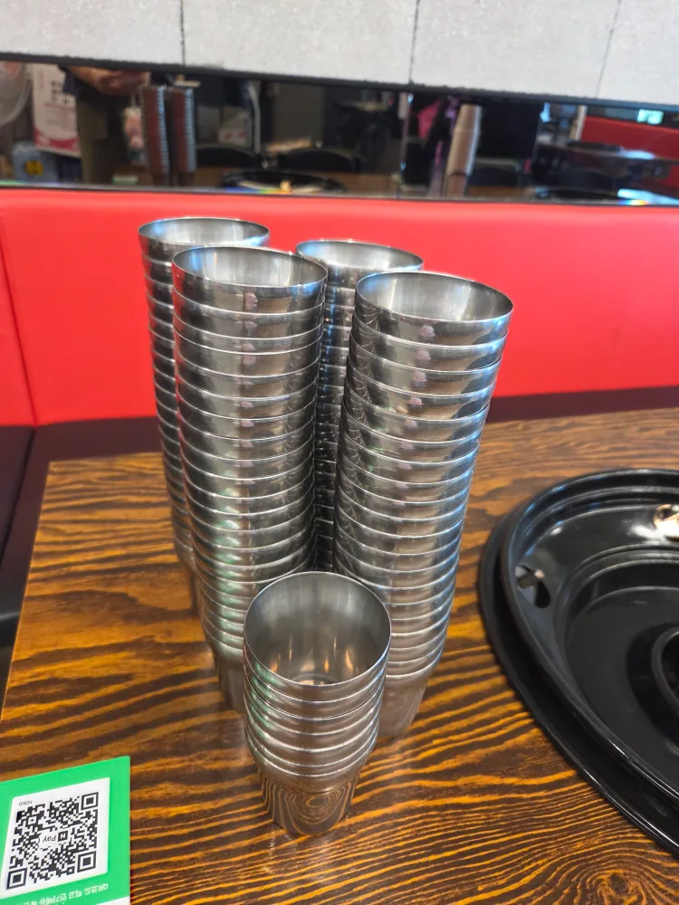 중고 스텐컵 수량 90개 조금넘습니다