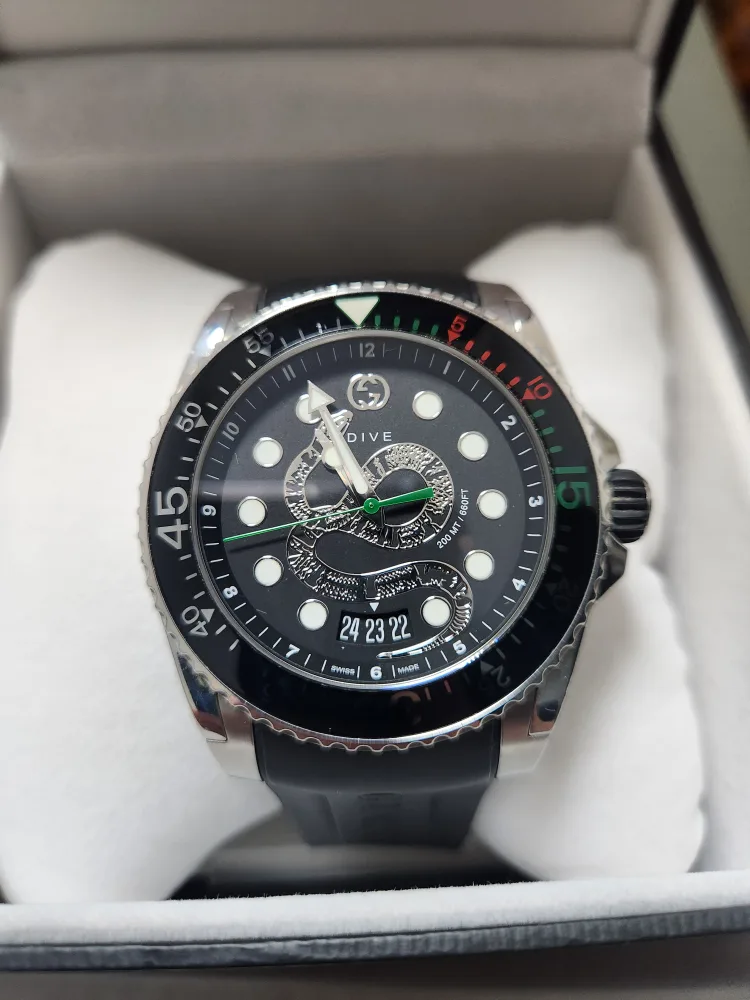 구찌 다이브  킹 스네이크 시계