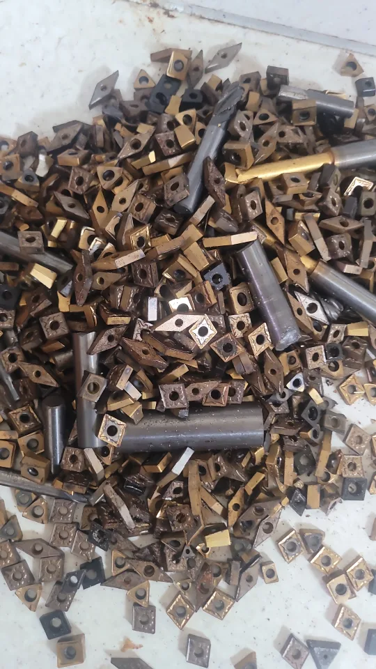 (수출업체) 폐팁, 하이스, 초경,중고공구, 화낙 기계,  로봇 매입