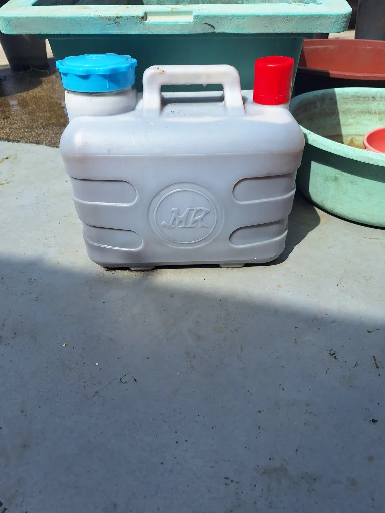 MR물통20l생수통말통,함석기역자형연결배관니은자형함석연결배관1000원각종중고용품문의심부름대행각종약품90%할인연결