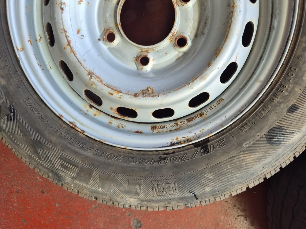 중고 휠타이어 2개 215/70R16 그랜드스타렉스
