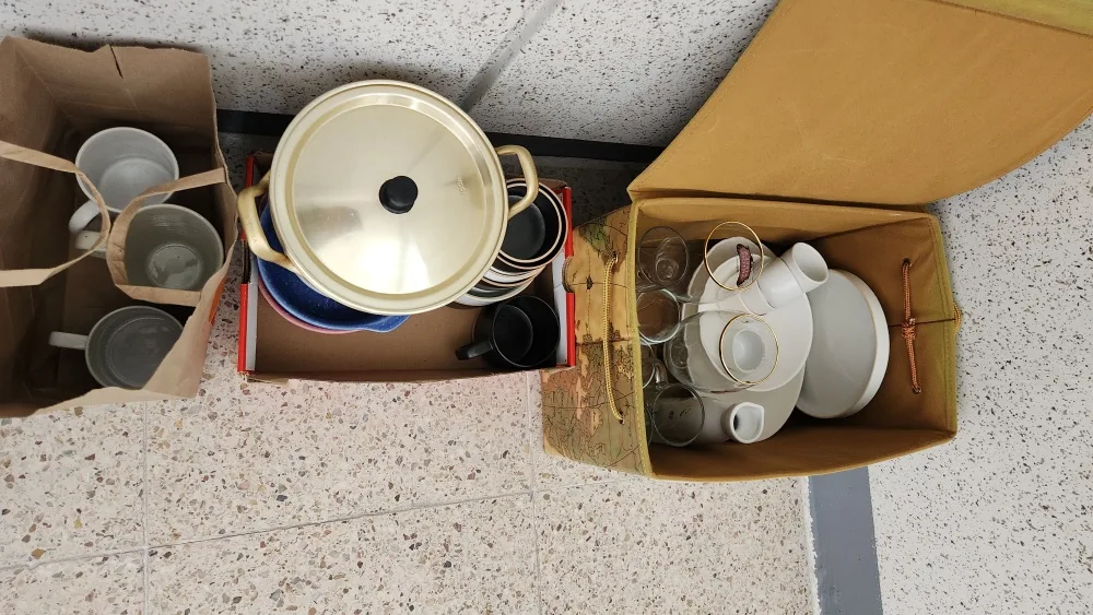 다양한 종류 중고 식기 세트