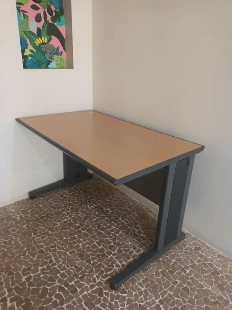 중고 책상 판매합니다