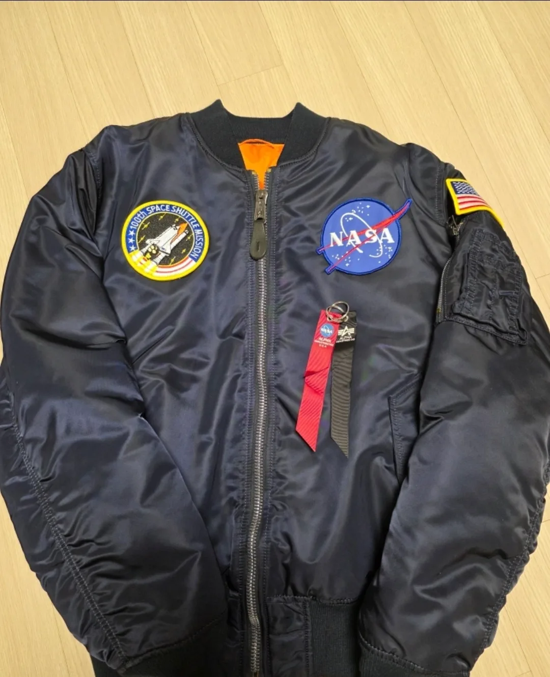 알파인더스트리 ma-1 레귤러 나사 판매합니다.(중고/M)