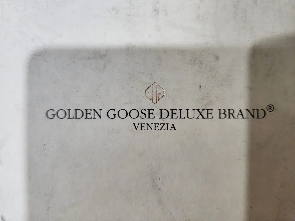 Golden goose  스니커즈 (새상품)