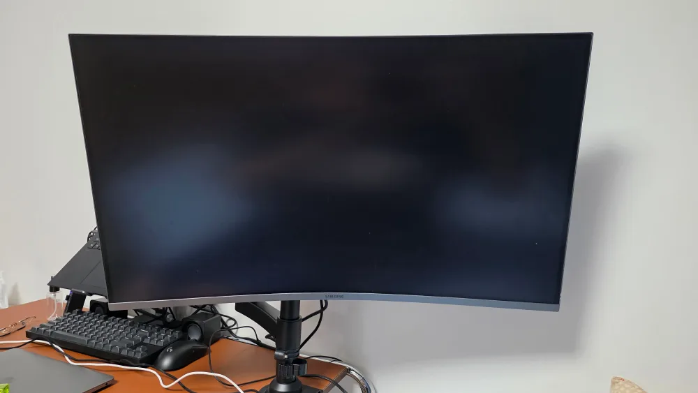 삼성 게이밍 커브드 모니터(32인치)