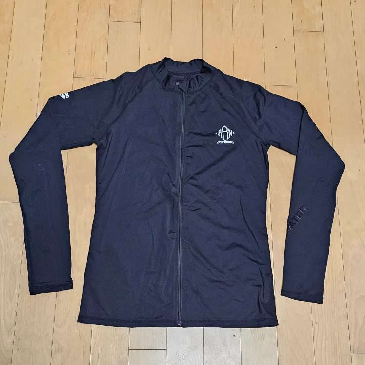 아레나 수영복 레쉬가드 [새상품]