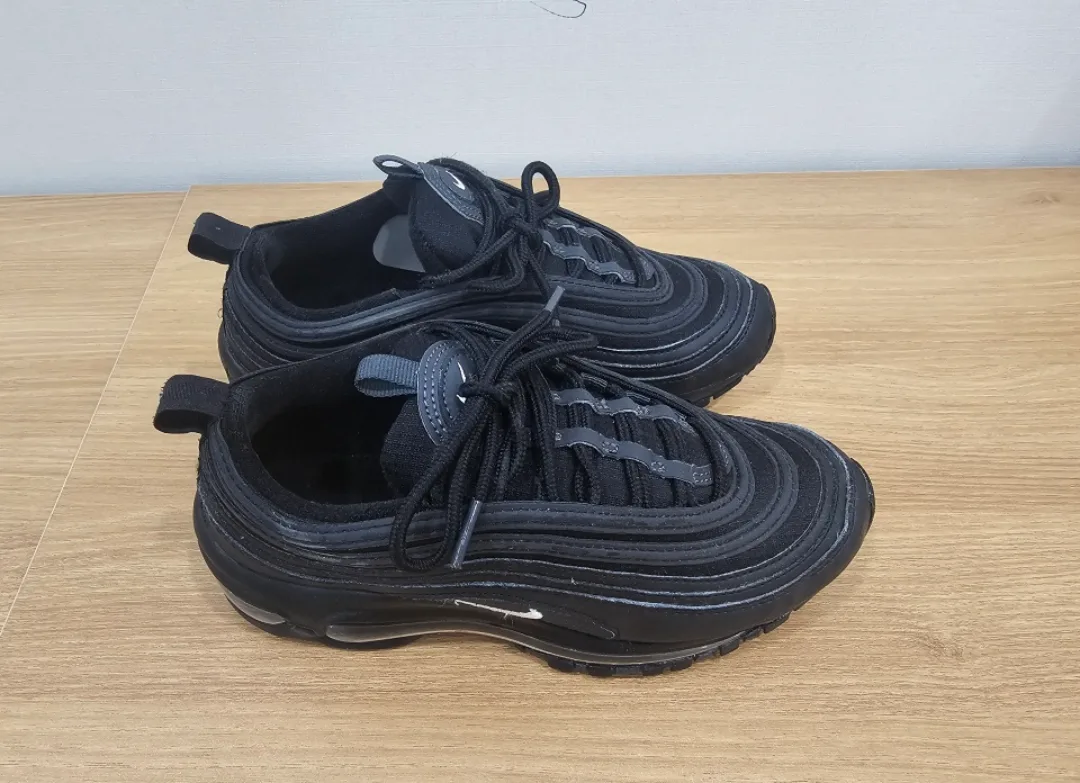 나이키 에어맥스 97 블랙 230mm 중고품