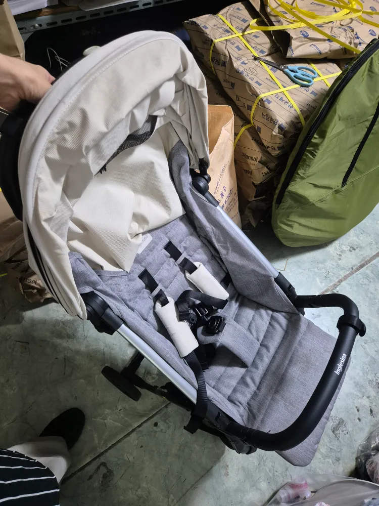 잉글레시나 퀴드 유모차