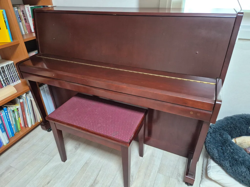 중고 갈색 피아노
