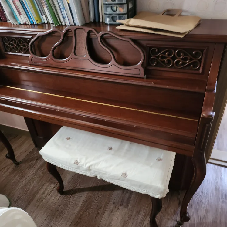 중고 브라운 피아노