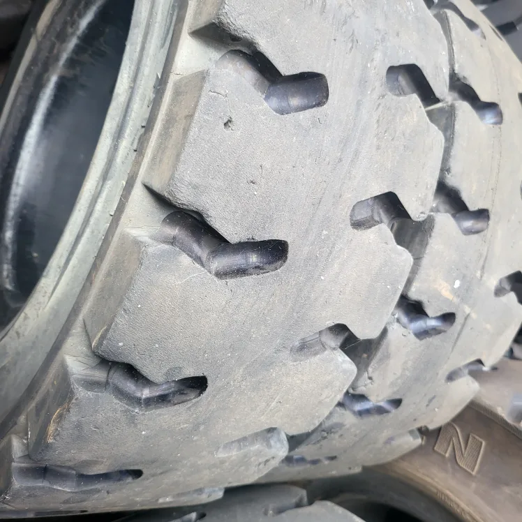 지게차용 중고통타이어 6개팝니다