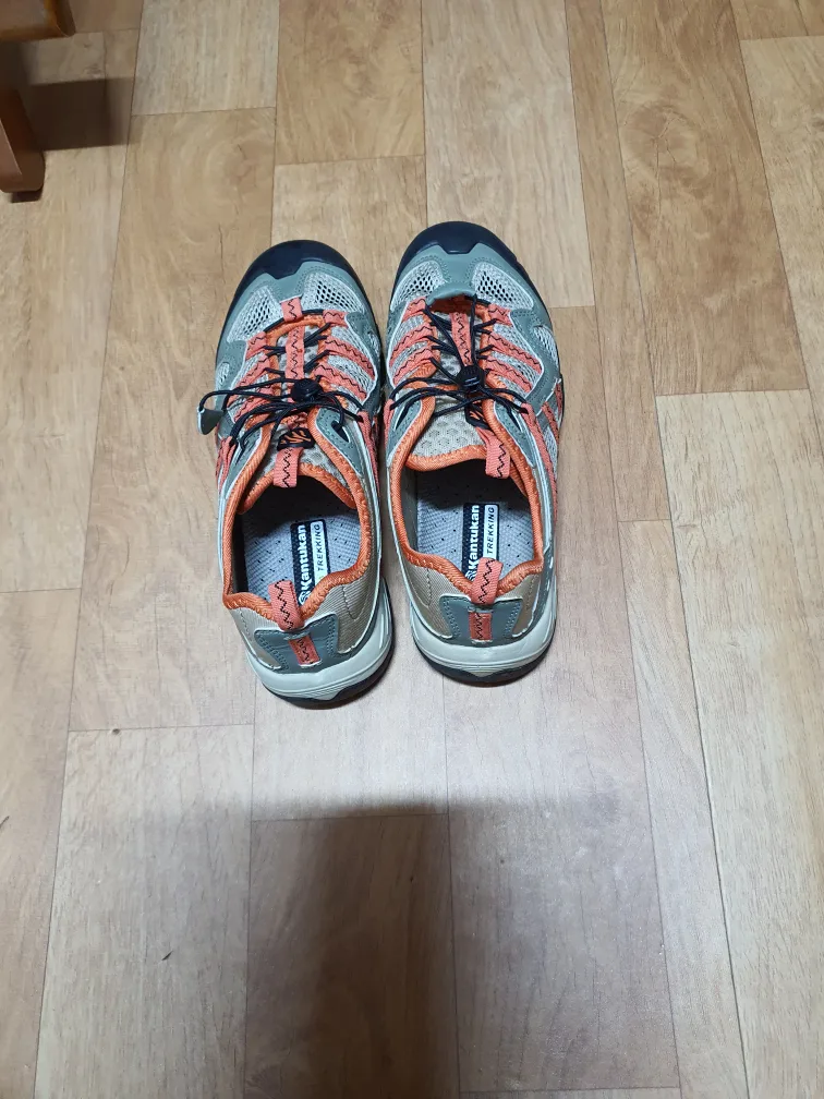 칸투칸 아쿠아 트레킹화 새것 같은 중고입니다