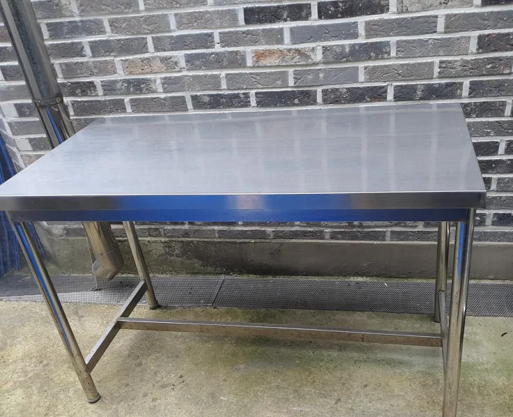 긴 작업대 다이