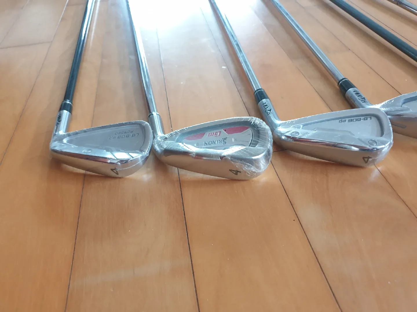 아이언 4번3개 5번한개새상품 7번2개 5번한개 p1개중고 총8개