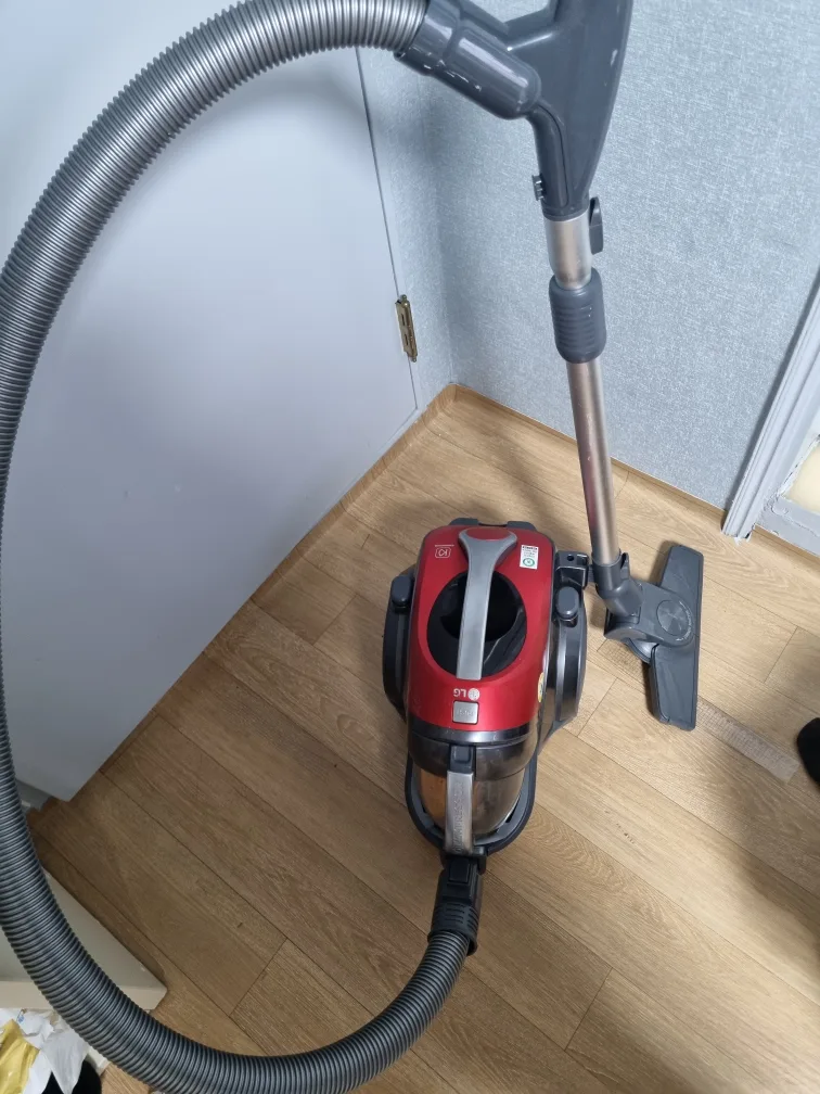 LG 싸이킹 진공청소기 (중고 진공 청소기로서는 매우 좋고 잘 작동합니다.)