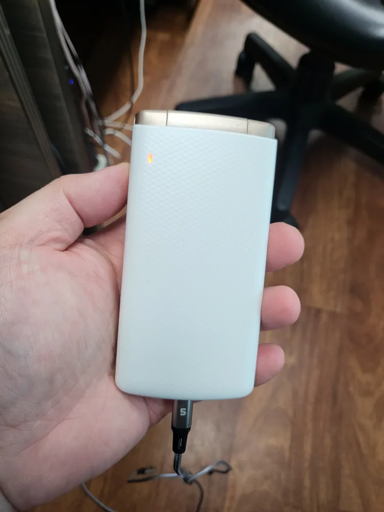 LG 스마트폴더 폰 LGM-X100S