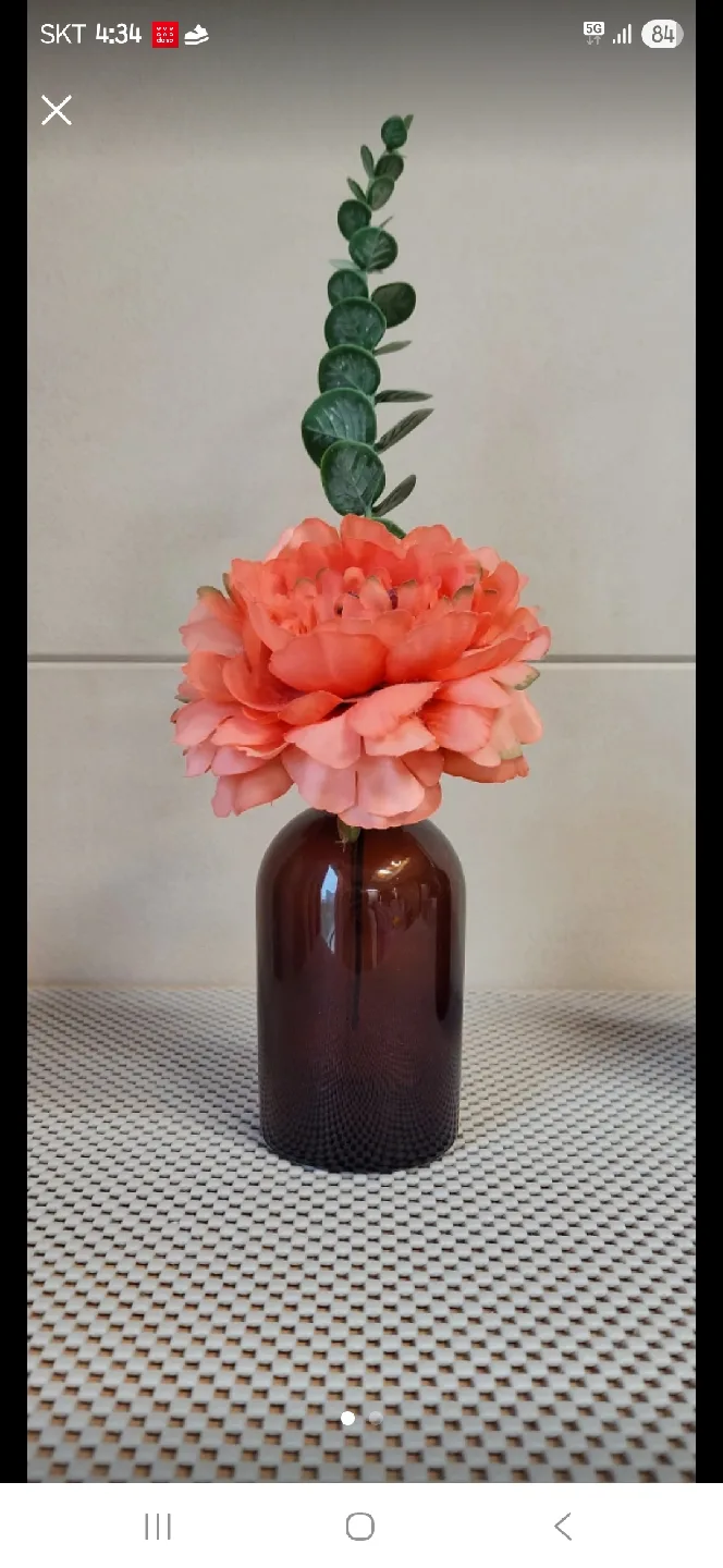 새제품. 갈색 디퓨저 유리병 용도. 탁자 화병