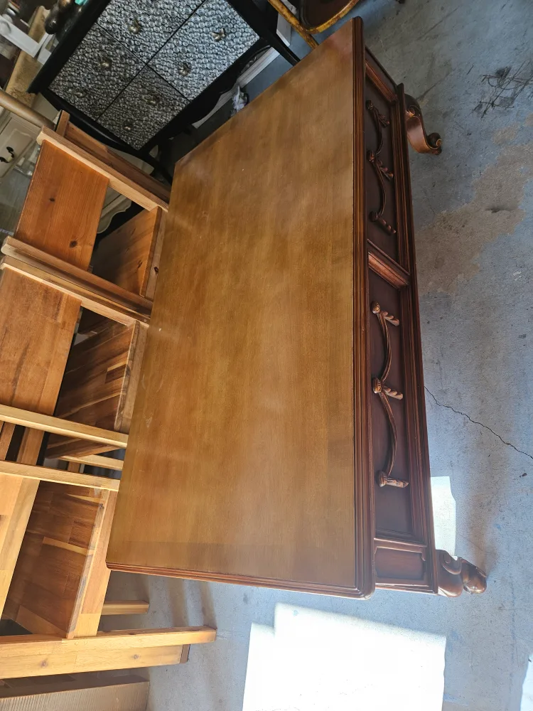 앤틱 스타일 원목 커피 테이블