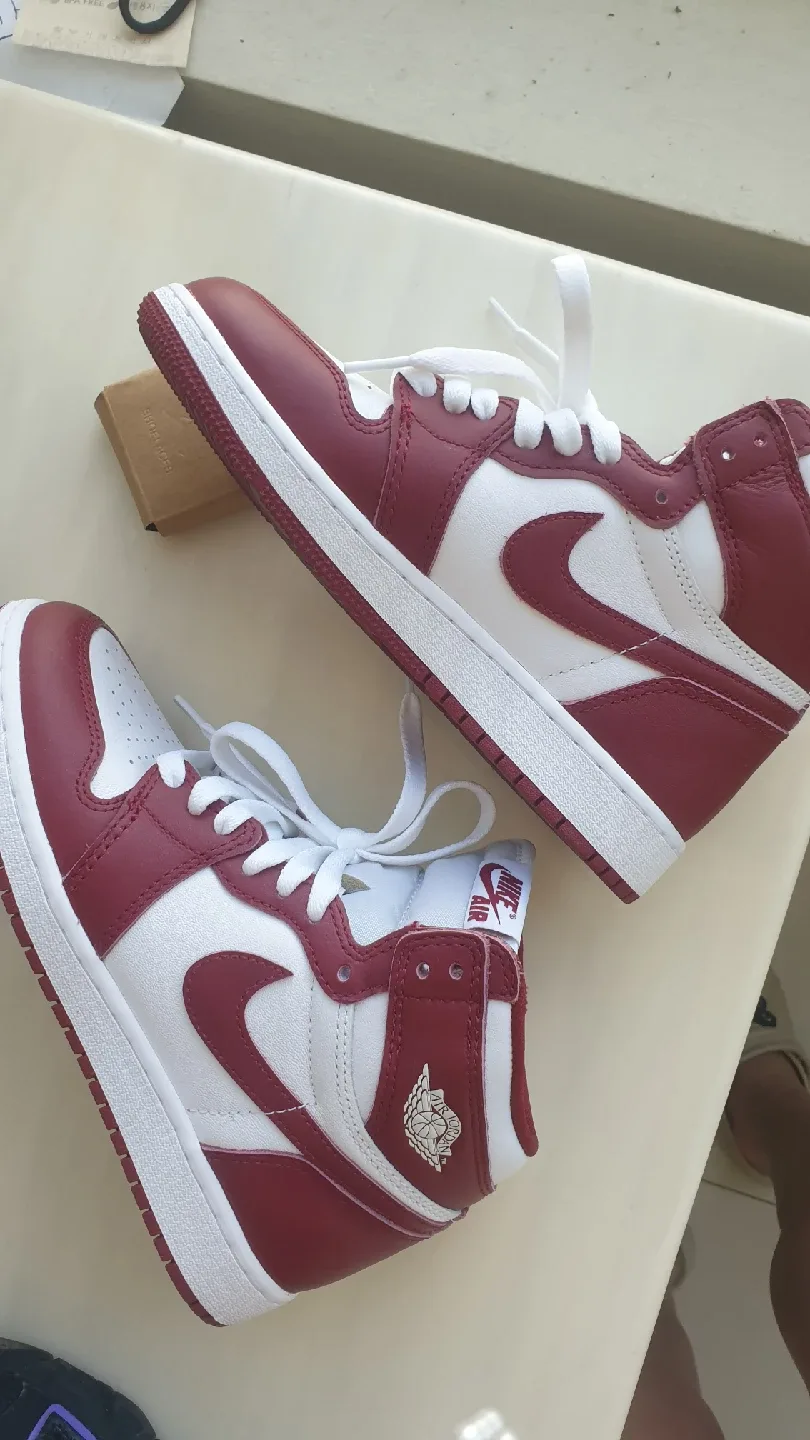 나이키 에어 조던1 흰/빨 235