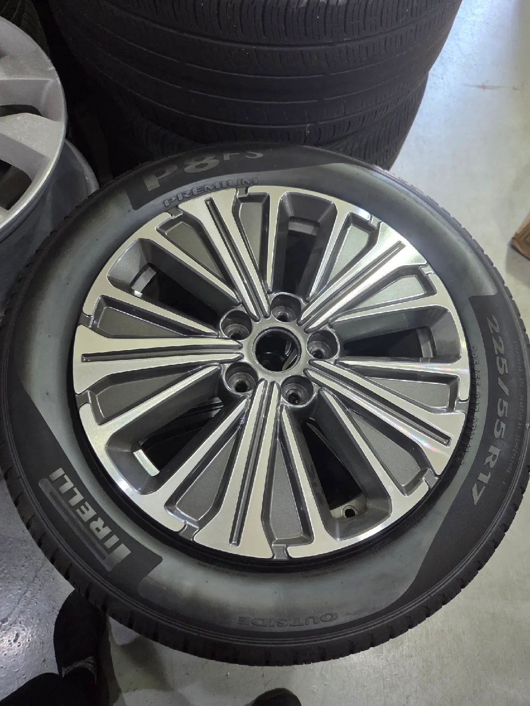 k7 하이브리드 17인치 피렐리 타이어 225/55R17