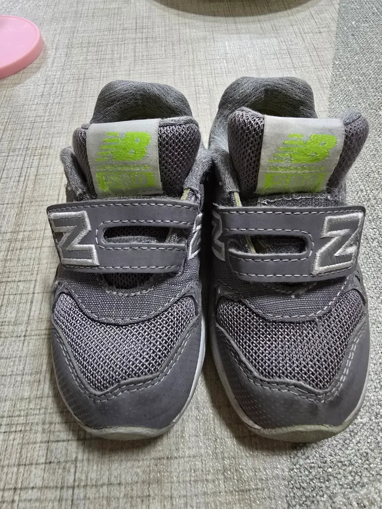 뉴발란스 아동 운동화 235mm