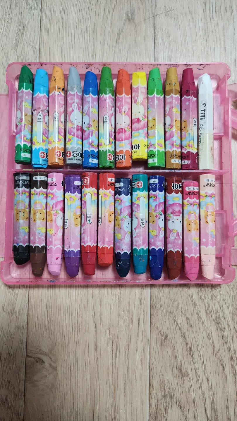 크레파스 24색 (중고지만 사용 많이없음)